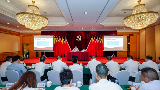 尊龙凯时集团任丁书记带头讲授“不忘初心、牢记使命”主题教育专题党课