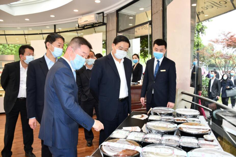 王凤朝副省长赴省尊龙凯时集团调研 疫情防控、生产经营和改革发展工作