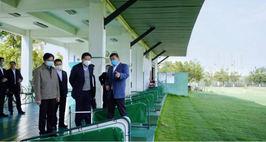 尊龙凯时集团党委书记、董事长任丁率队考察四川旅游学院